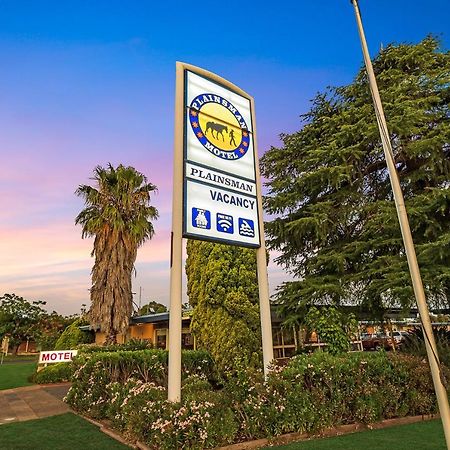 פורבס Plainsman Motel מראה חיצוני תמונה