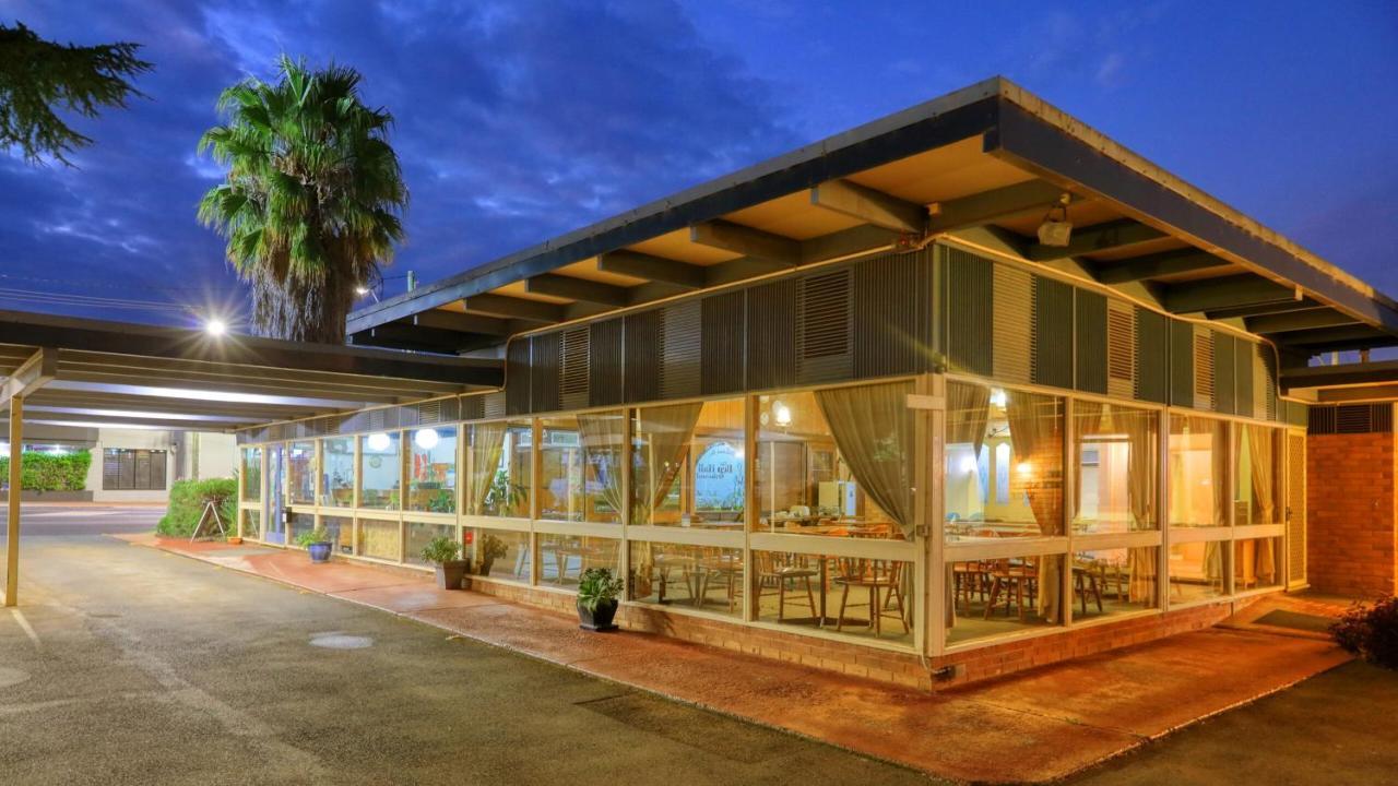 פורבס Plainsman Motel מראה חיצוני תמונה