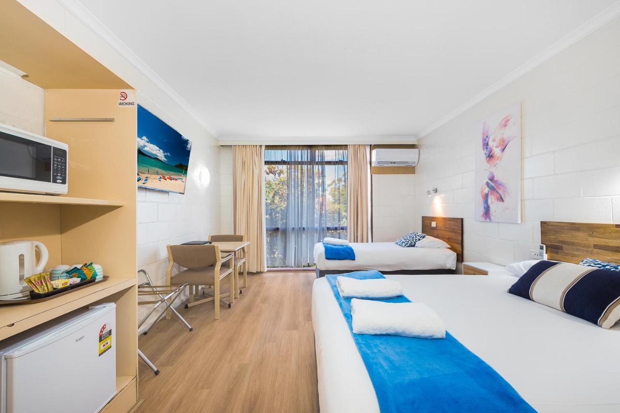 פורבס Plainsman Motel מראה חיצוני תמונה