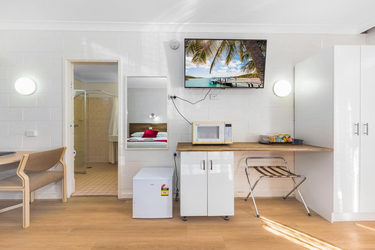 פורבס Plainsman Motel מראה חיצוני תמונה