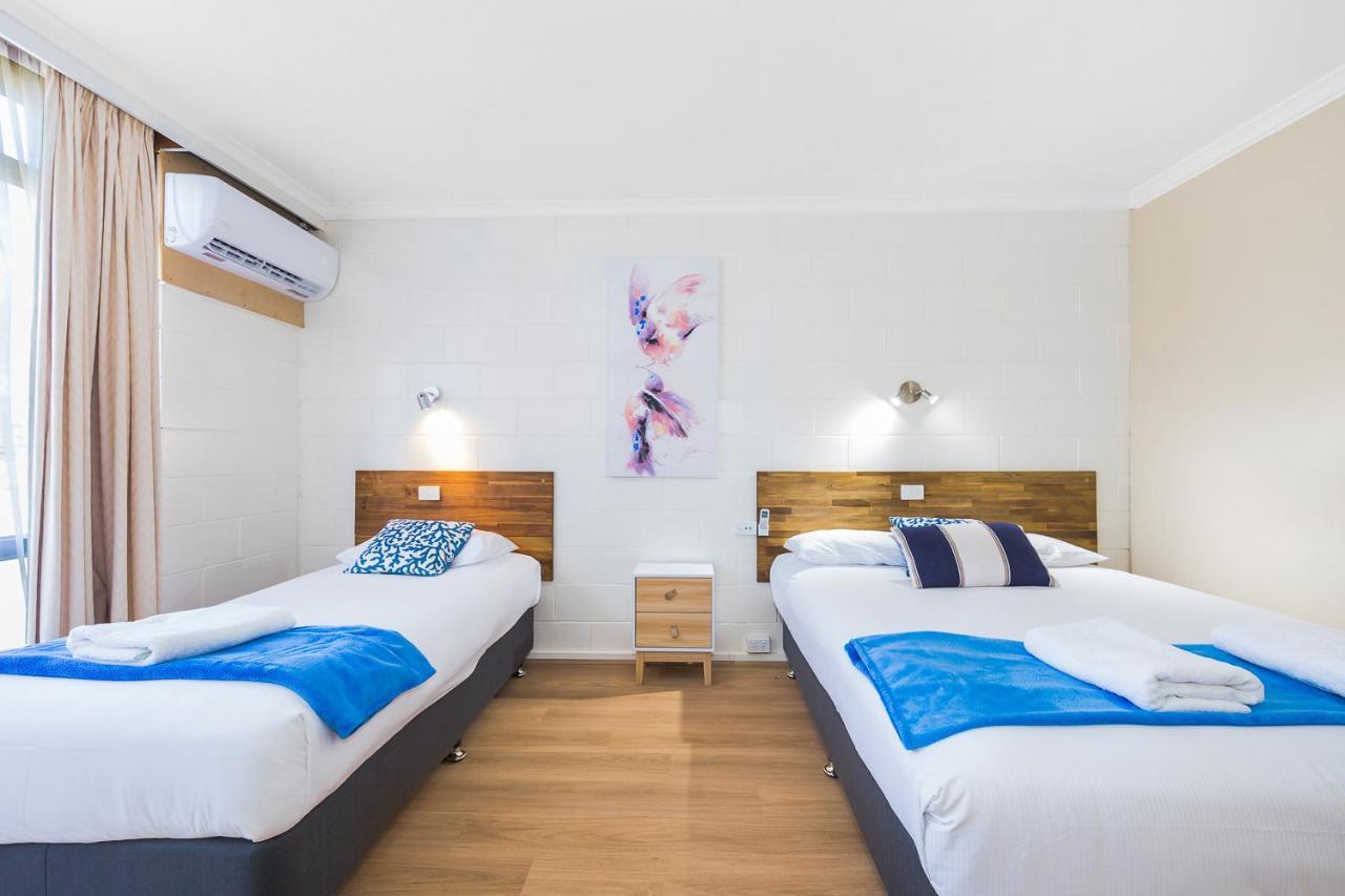 פורבס Plainsman Motel מראה חיצוני תמונה
