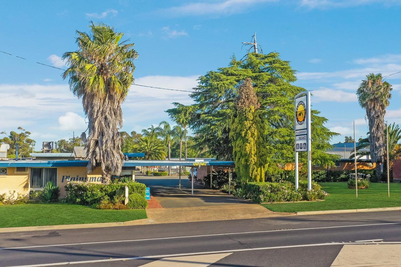 פורבס Plainsman Motel מראה חיצוני תמונה