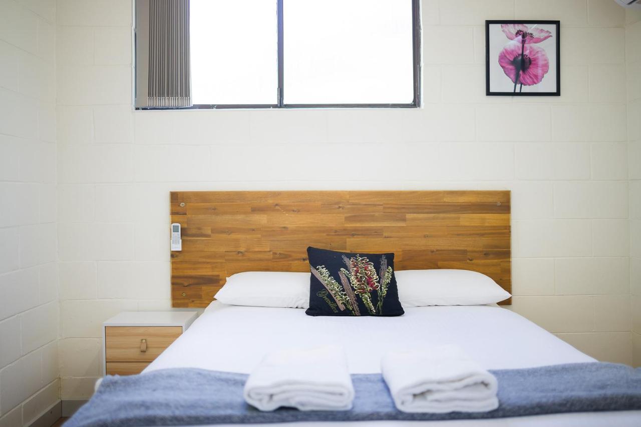 פורבס Plainsman Motel מראה חיצוני תמונה