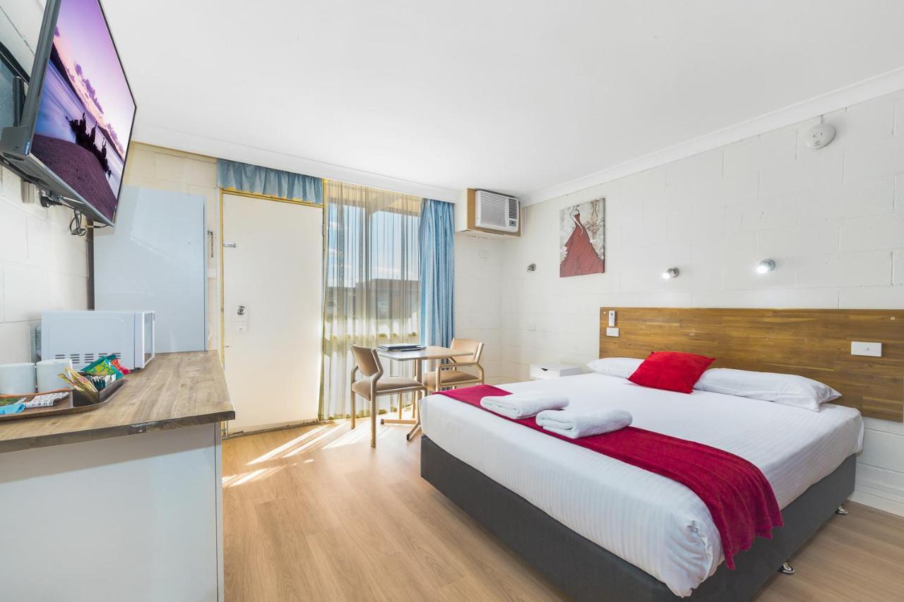 פורבס Plainsman Motel מראה חיצוני תמונה