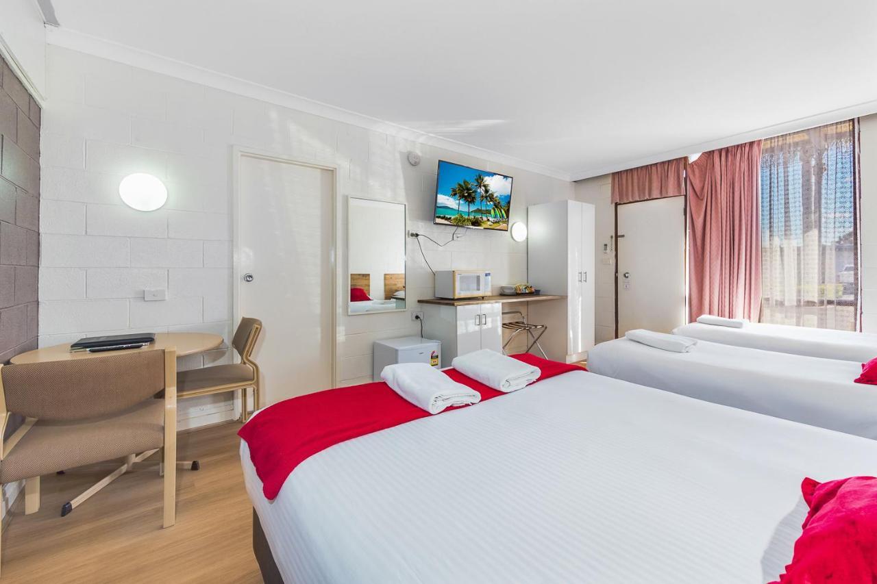 פורבס Plainsman Motel מראה חיצוני תמונה