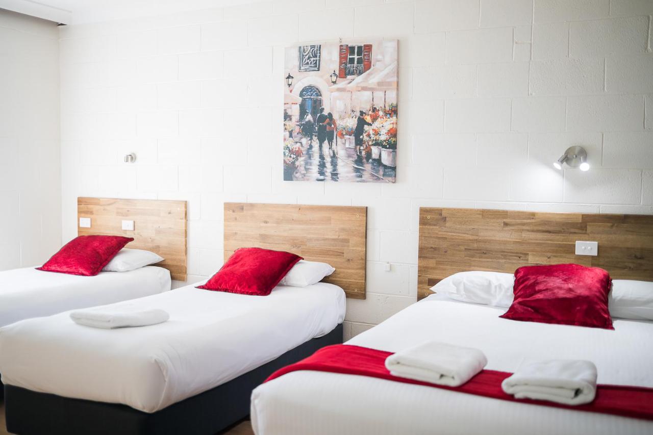 פורבס Plainsman Motel מראה חיצוני תמונה