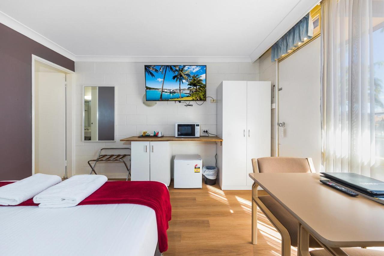פורבס Plainsman Motel מראה חיצוני תמונה